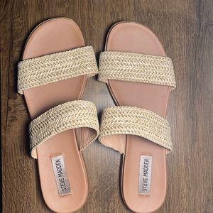 Steve Madden size 8 beach slides, burlap material